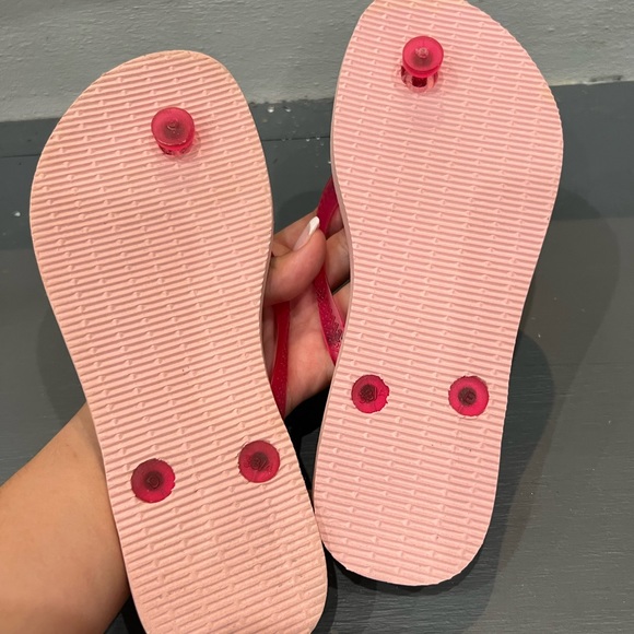 Girls flip flops! Size 3/4Y - Picture 3 of 4